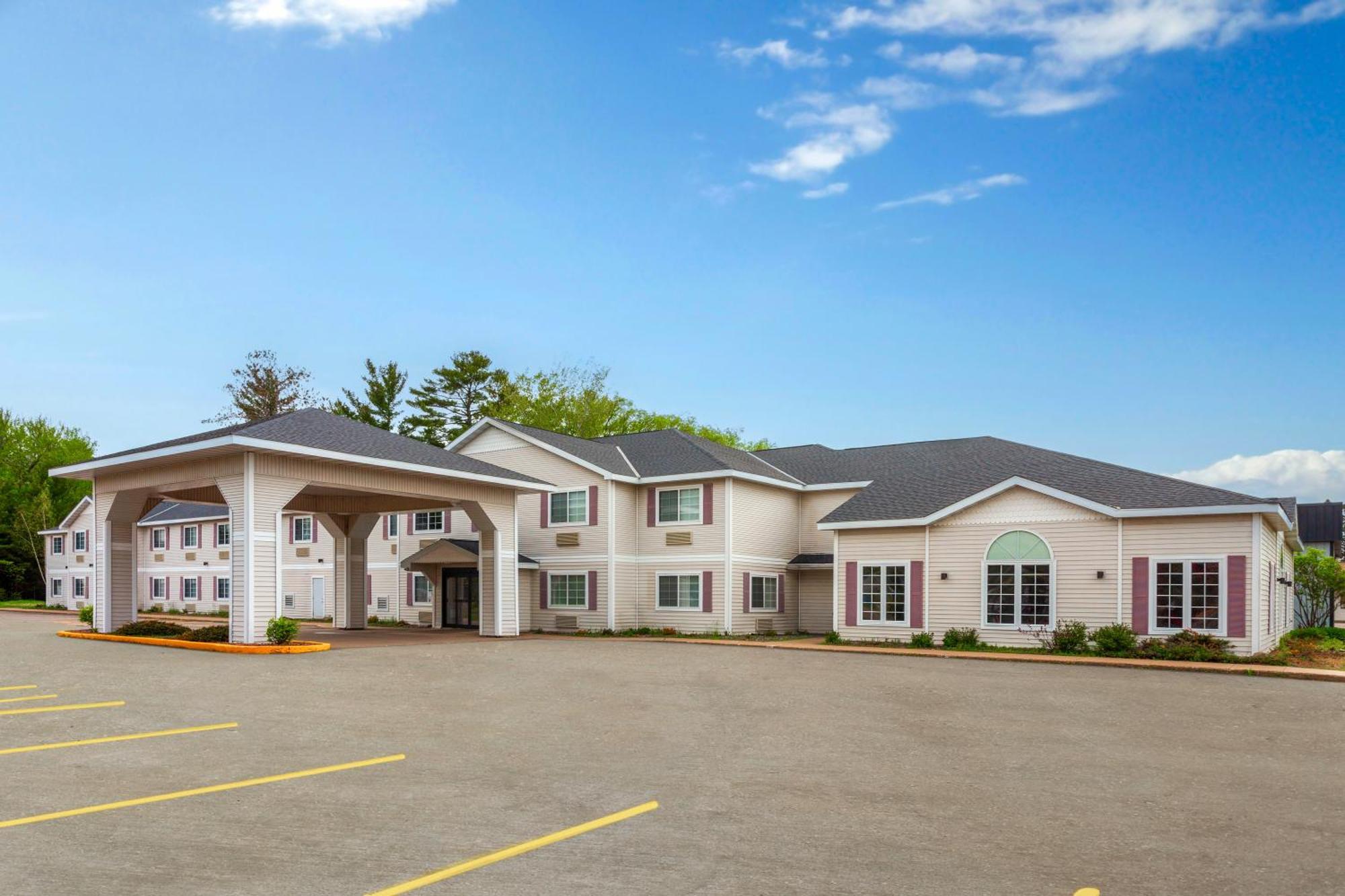 Americinn By Wyndham Eagle River Downtown Exteriér fotografie