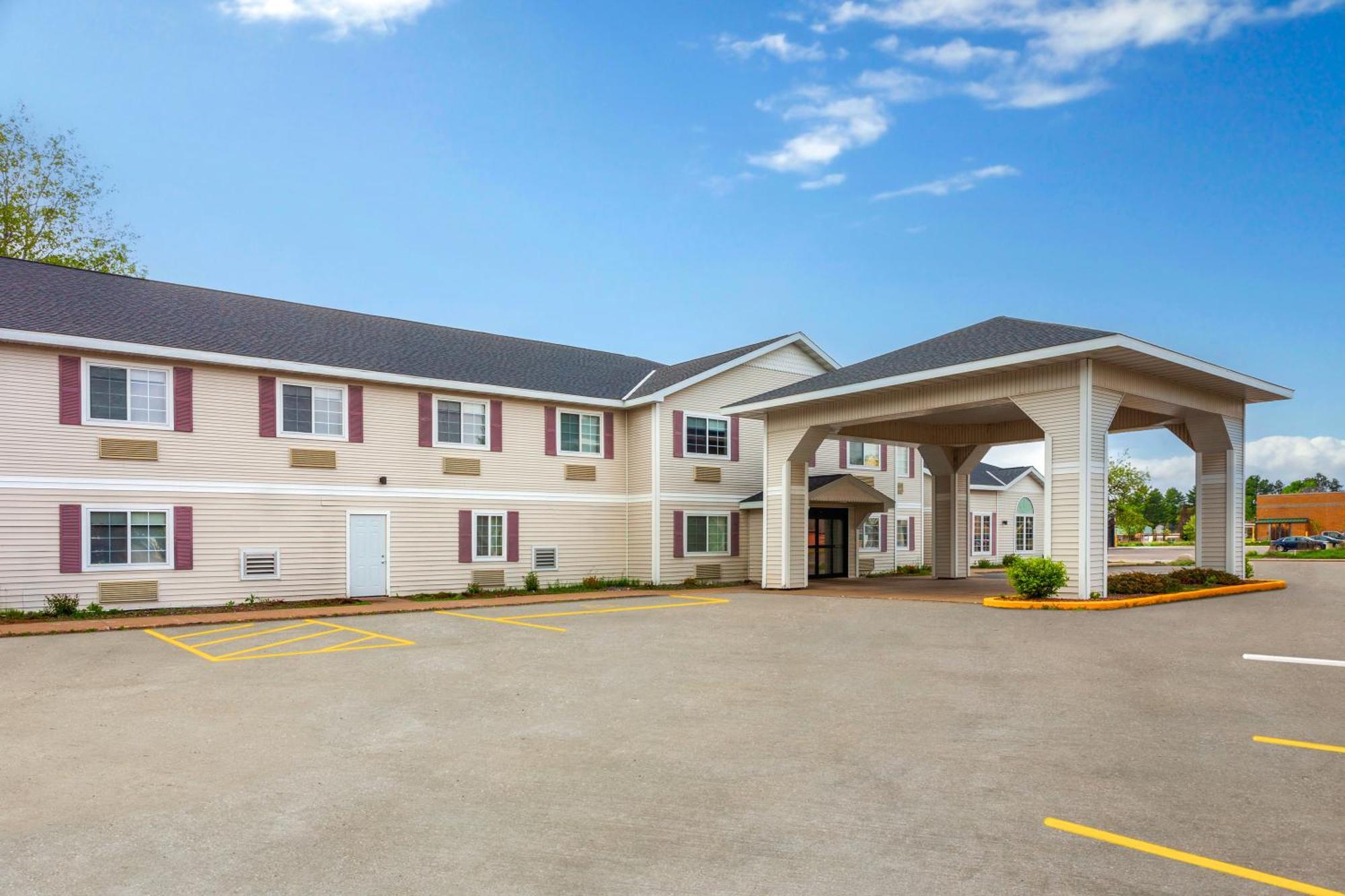 Americinn By Wyndham Eagle River Downtown Exteriér fotografie